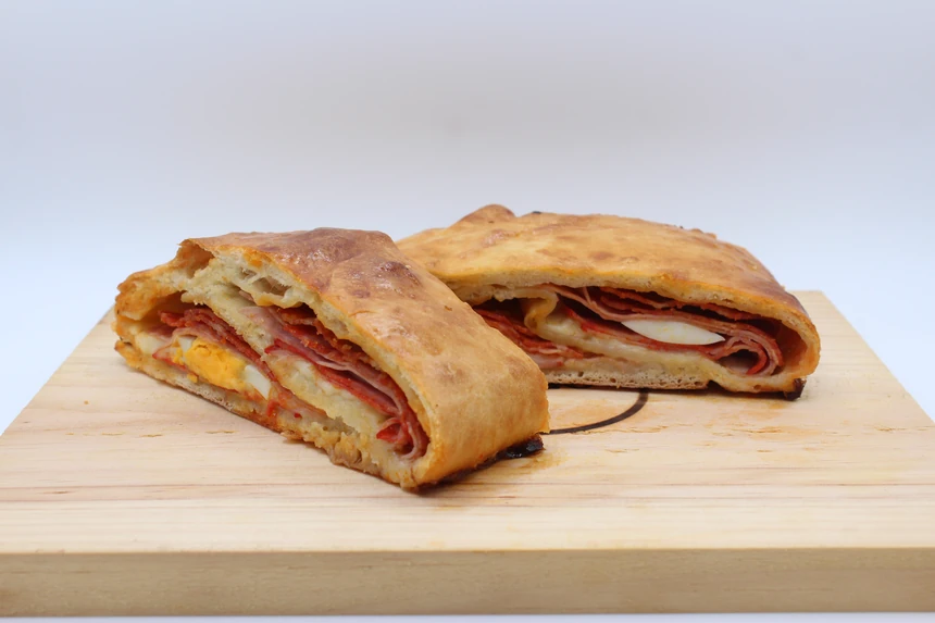 bôla de carne caseira com ovo cozido